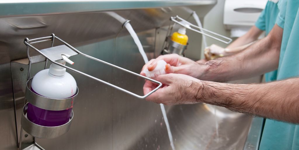 handen wassen in de zorg 